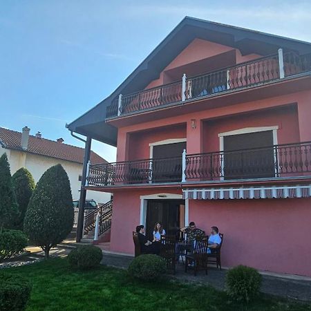 Guest House Lona Golubac Luaran gambar