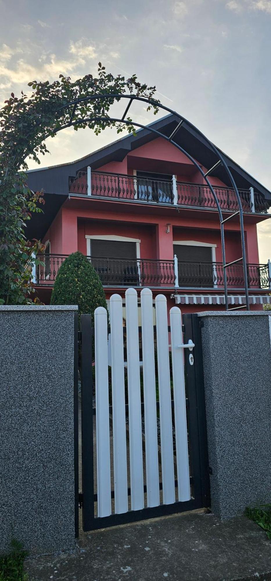 Guest House Lona Golubac Luaran gambar
